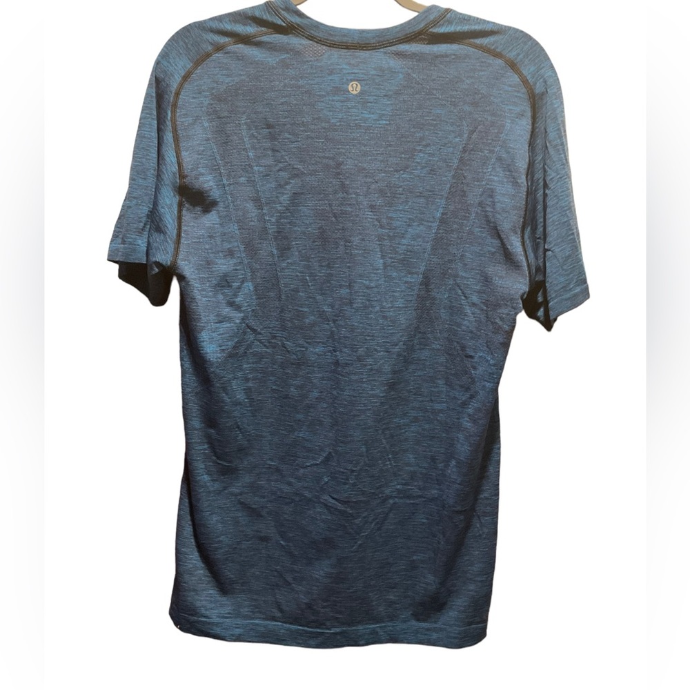 ** 🍋Lululemon Metal Vent Tech Top. PRICE FIRM 🍋 - Picture 2 of 6